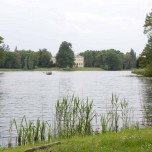 Blick über den Wörlitzer See zum Schloss Wörlitz